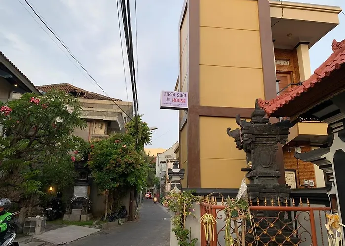 Tirtasuci House 宾馆