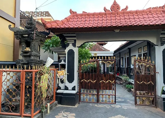 宾馆 Tirtasuci House