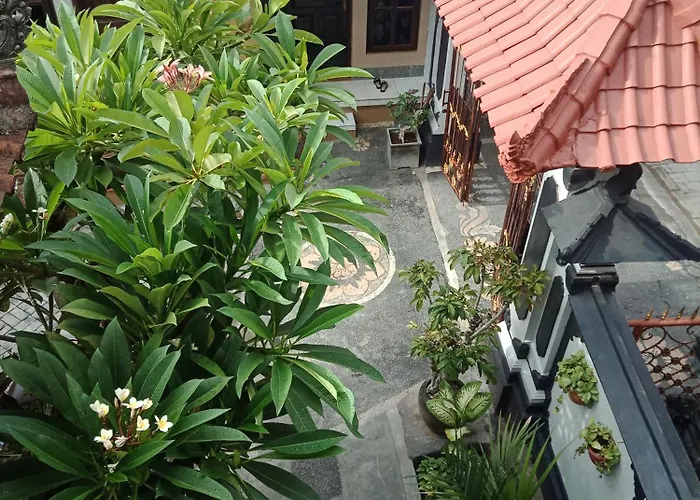 宾馆 Tirtasuci House 庫塔